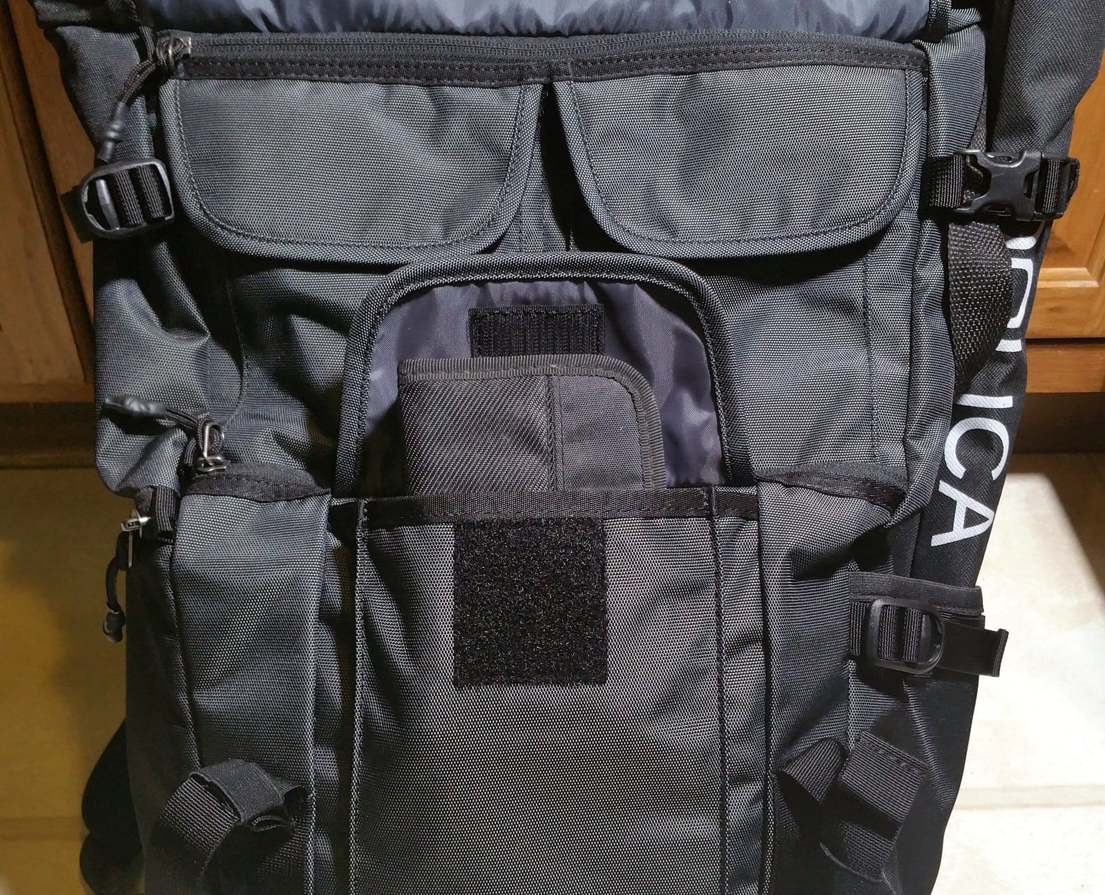 thule covert dslr rolltop backpack review